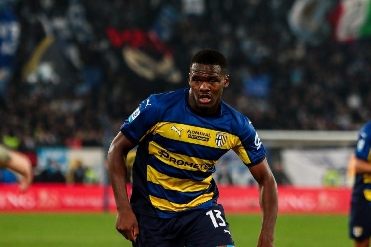 士年轻锋线 士年轻锋线