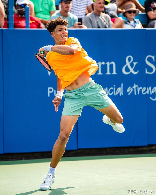 持之以恒地 持之以恒地